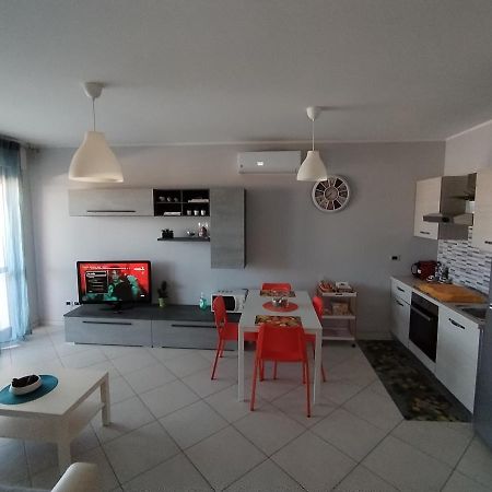 Appartamento Nuovissimo Ad Un Passo Dal Mare Montesilvano Marina Екстериор снимка